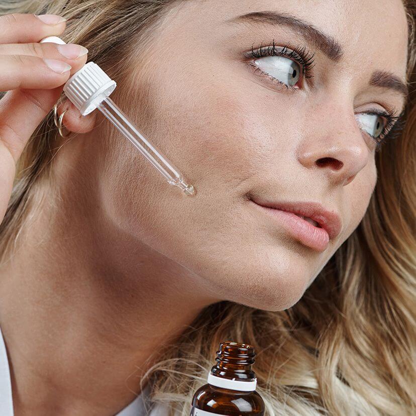 Sett til kløende og svært tørr hud i ansiktet - 3 fuktgivende produkter: ansiktsrens, Squalane Serum og krem