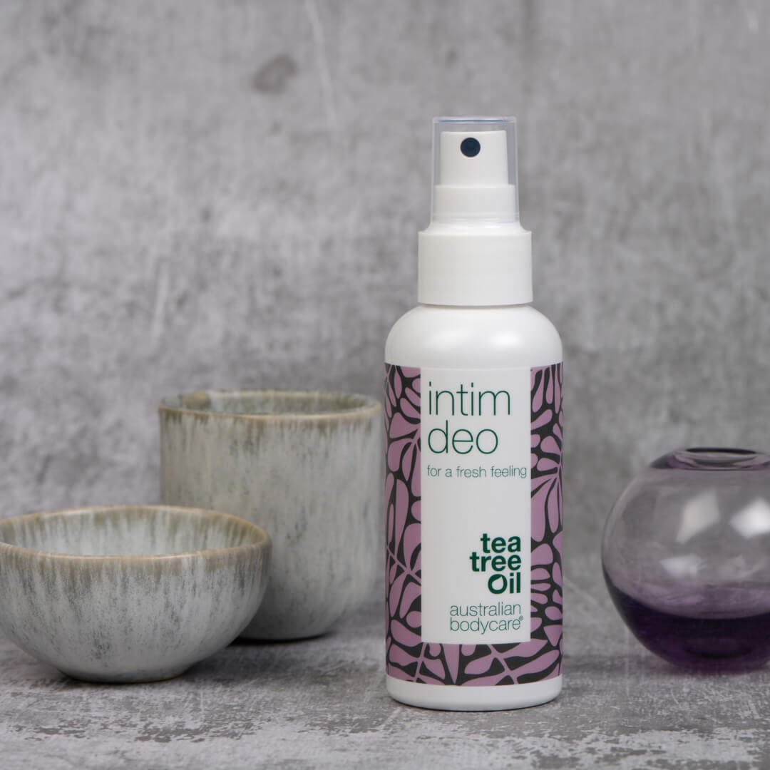 Intimdeodorant mot vond lukt i underlivet — Intim deo spray motvirker uønsket lukt og holder intimområdet fresht hele dagen.